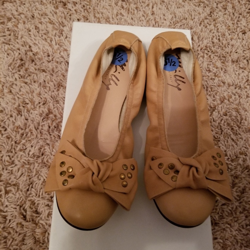 MILLY LEATHER FLAT SHOES NEW